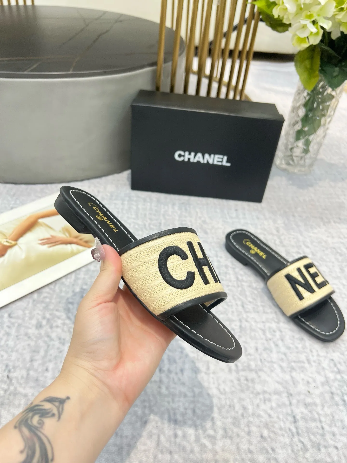 💕💕Factory direct selling price p340💕💕 Genuine leather sole +30 CHANEL, the upper uses three-dimensional electric embroidery technology, the upper foot is comfortable, soft and breathable, must-have size 35-43, leather sole +30